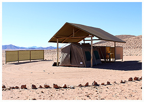 Kanaan N/a’an ku sê Desert Retreat: Camping